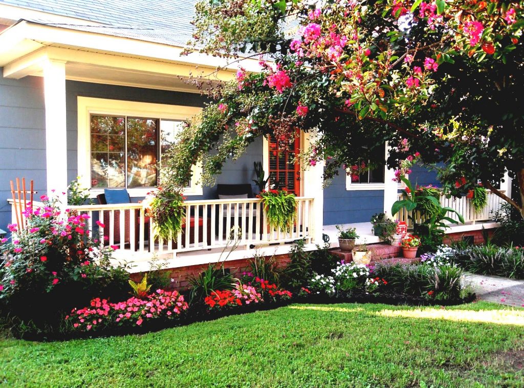 Nhà vườn ở nông thôn thường ưu tiên những kiểu nhà có thiết kế đơn giản, mang nét đẹp giản dị, bình dân