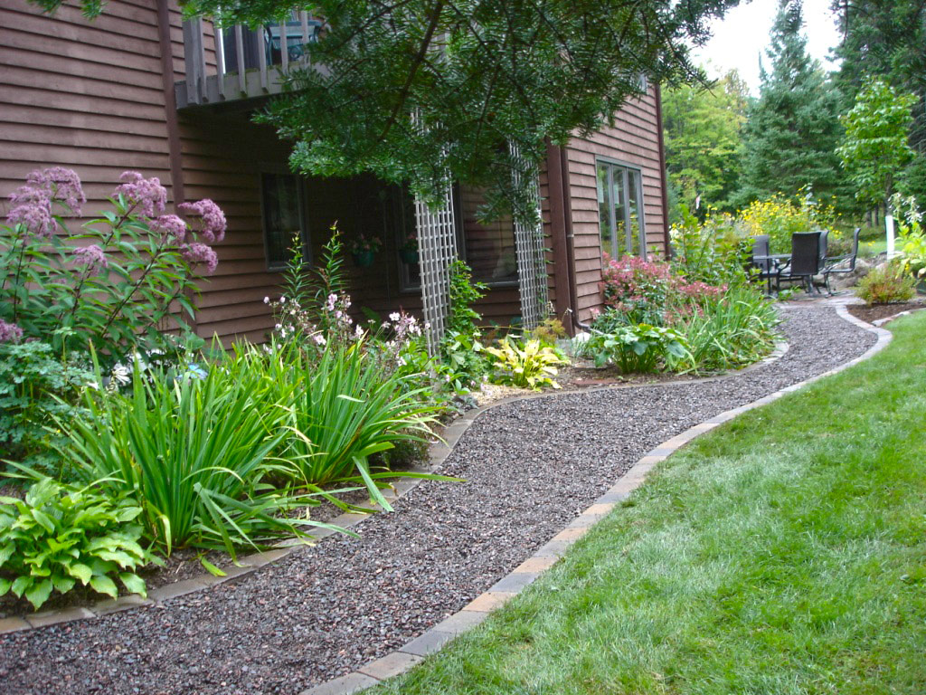 Nếu bạn muốn tạo ra một con đường đẹp mắt và thư giãn trong khu vườn của mình, thiết kế lối đi sân vườn đẹp là một lựa chọn hoàn hảo. Với đầy đủ các loại cây cối và cách bố trí hợp lý, bạn sẽ tạo ra một không gian xanh mát tuyệt vời để thư giãn và thưởng thức.