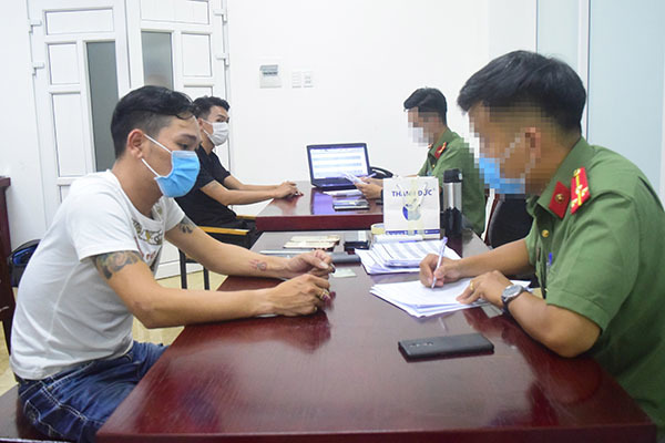 Công an tỉnh Quảng Bình tiến hành lấy lời khai từ nhóm đối tượng
